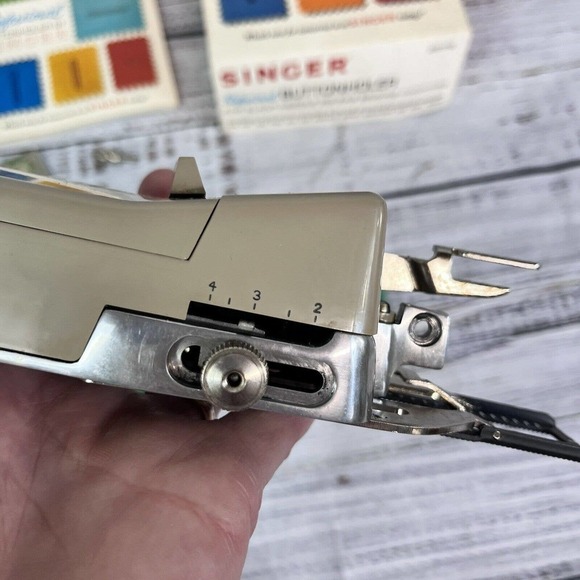 SINGER Professional Buttonholer 20 Cams 381116 for Slant 0 Matic Zig Zag Machine - Picture 16 of 16